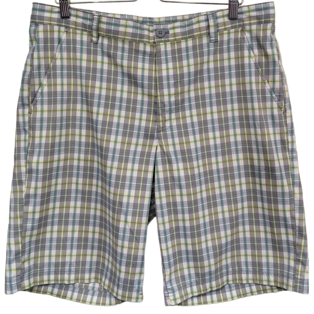 Izod Golf Men's Plaid Shorts Sz 36